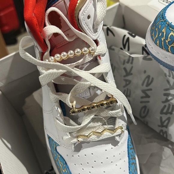 Limited Edition Jordan 1 with lots of Flavor only worn once - Picture 2 of 8